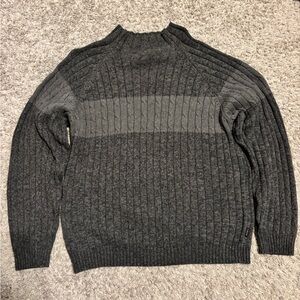 Izod Men's Dark Gray Crewneck Sweater
